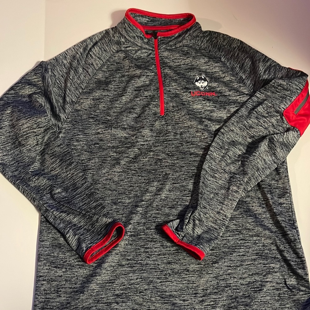 UConn Colosseum men’s pullover polyester